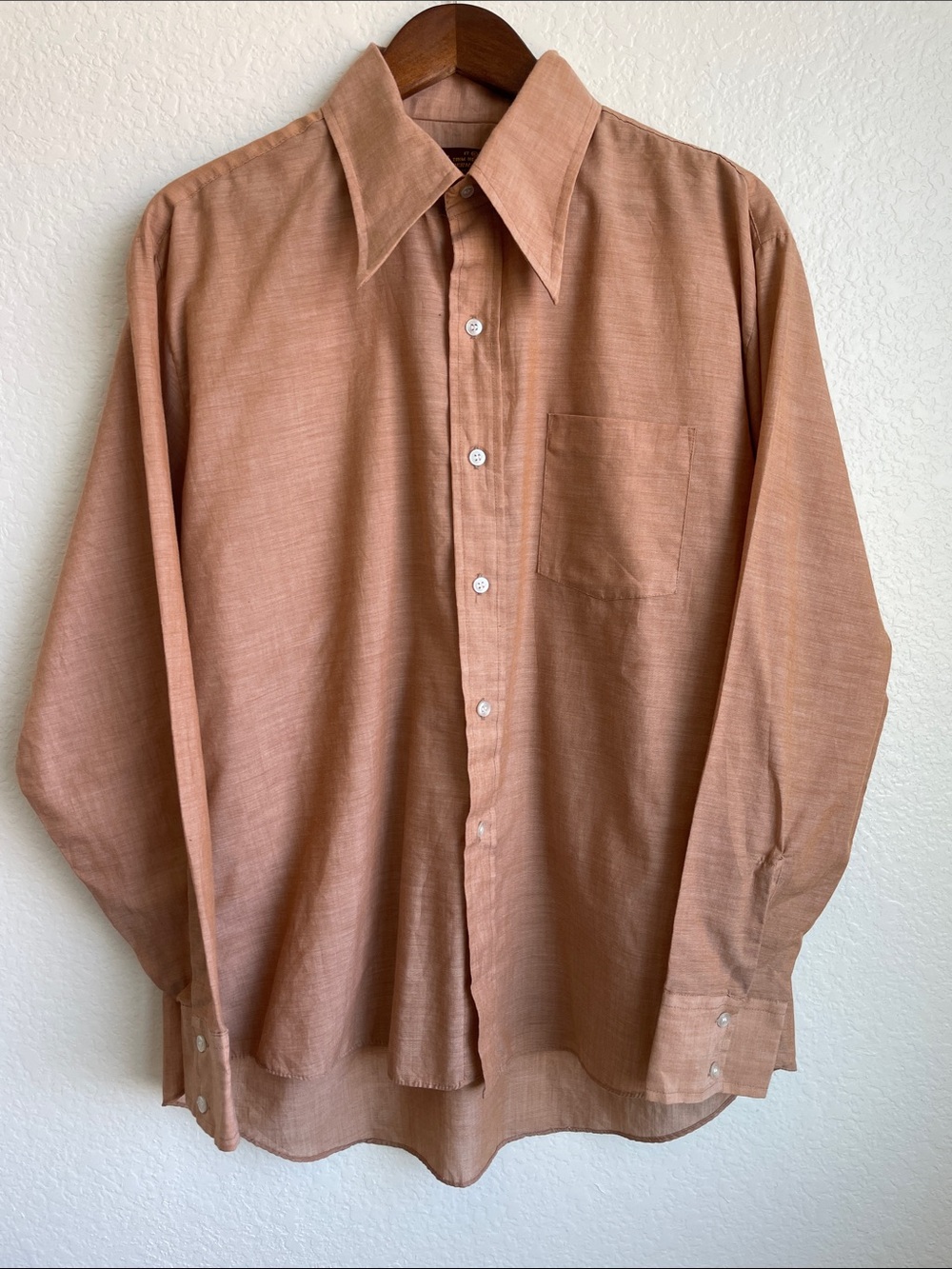 VTG KINGS ROAD Casual Long-Sleeve Button-Down Shirt in Rust-Tan